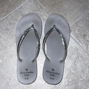 grey abercrombie flip flops